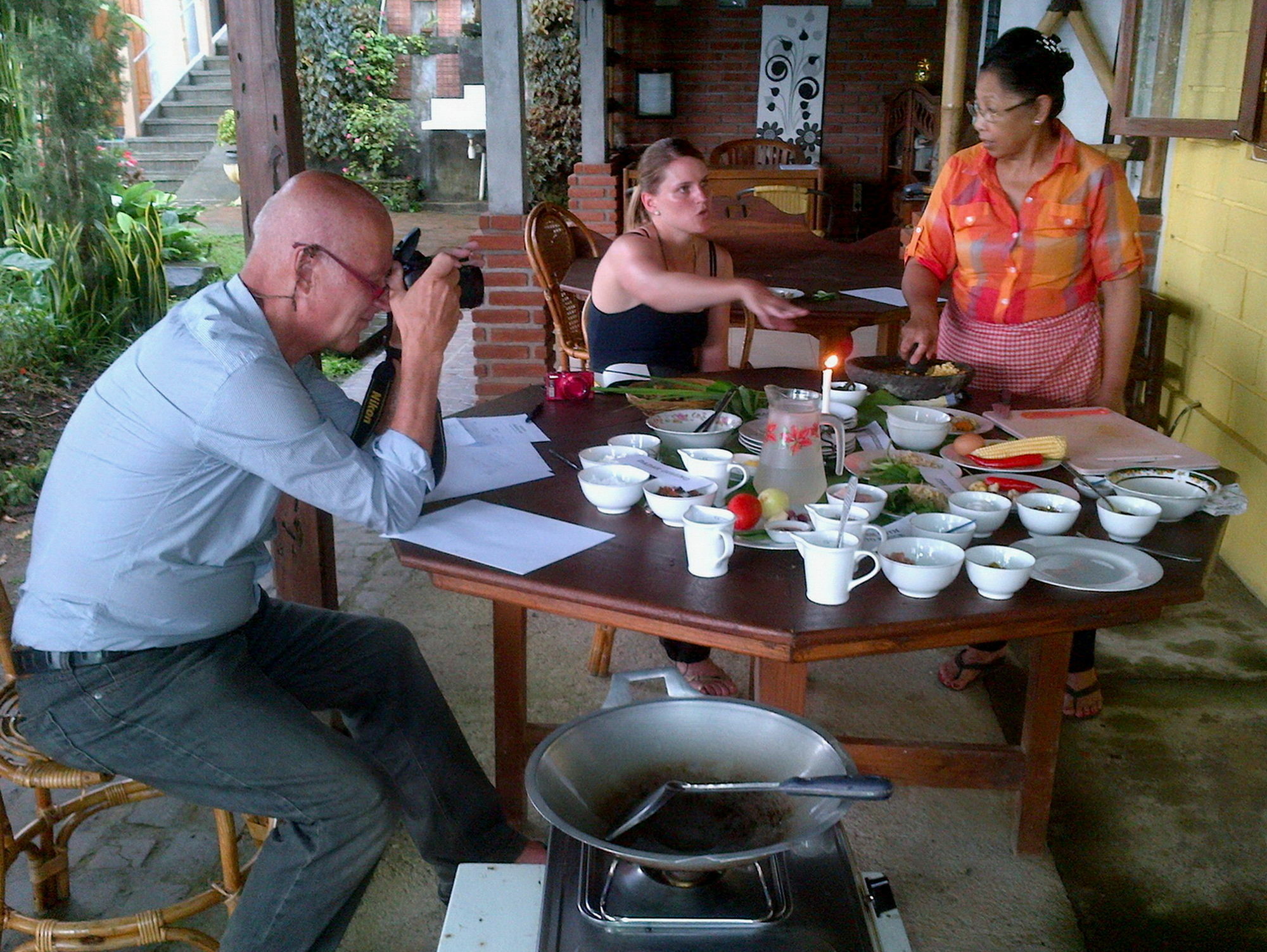 Karang Sari Guesthouse & Warung Munduk エクステリア 写真