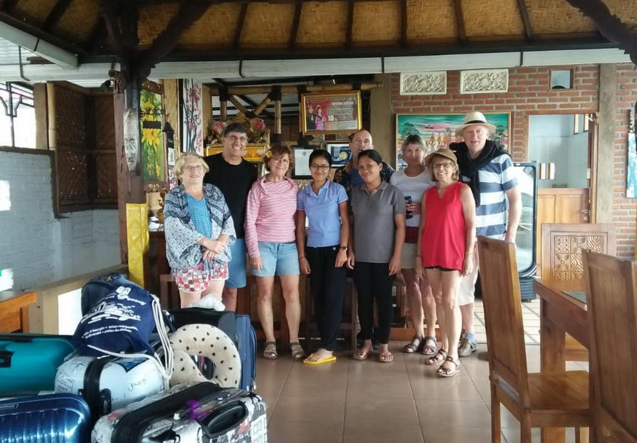 Karang Sari Guesthouse & Warung Munduk エクステリア 写真